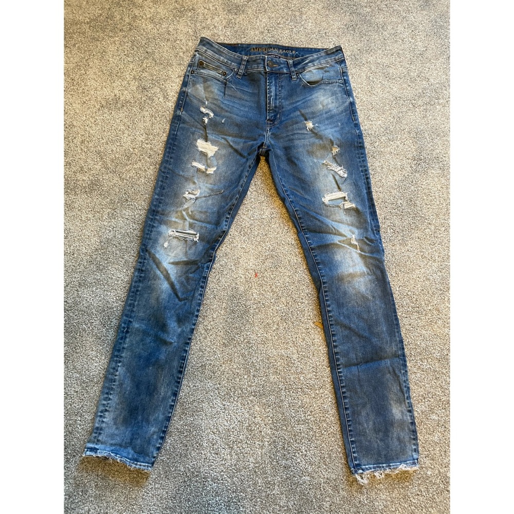 AMERICAN EAGLE JEANS